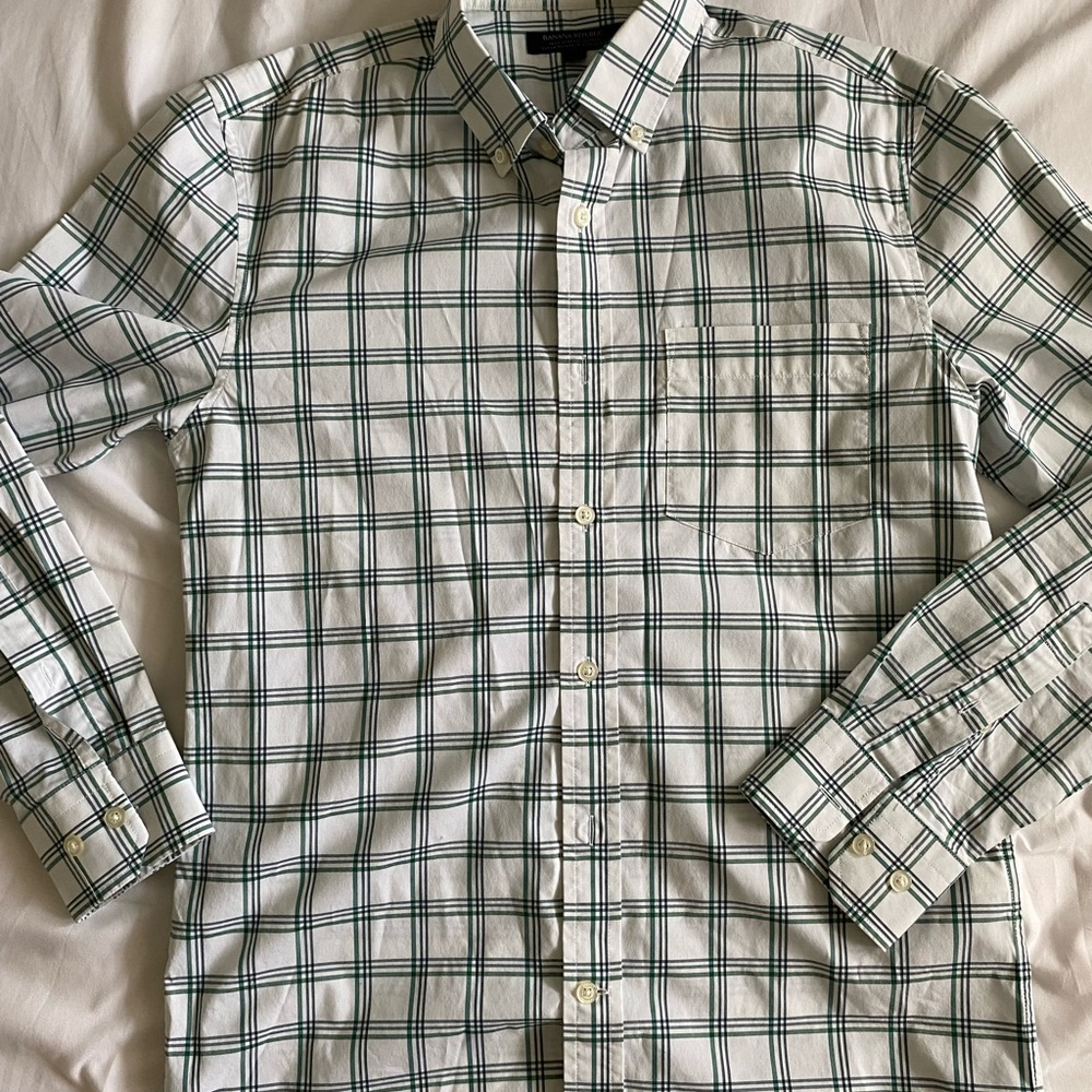 Banana Republic slim fit tech strech shirt for resale
Size - S 

Fit - Slim Fit